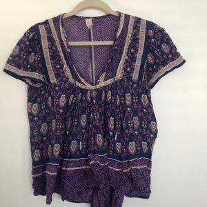 Patterned purple short sleeved top